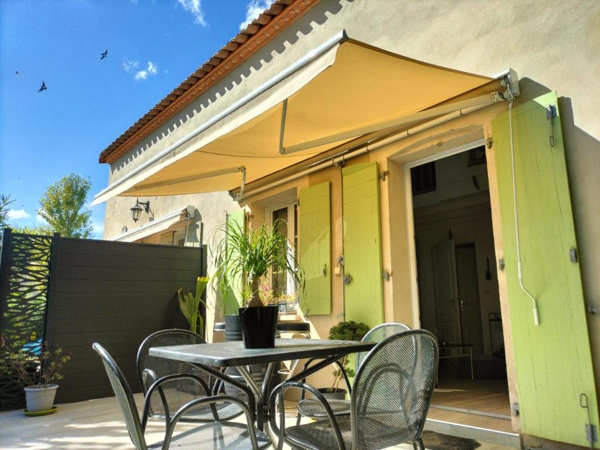 Maison Dans Une Residence De Vacances Gallargues-le-Montueux Exterior photo