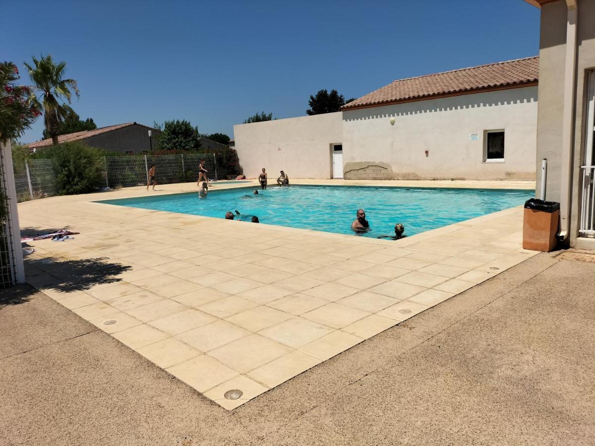 Maison Dans Une Residence De Vacances Gallargues-le-Montueux Exterior photo